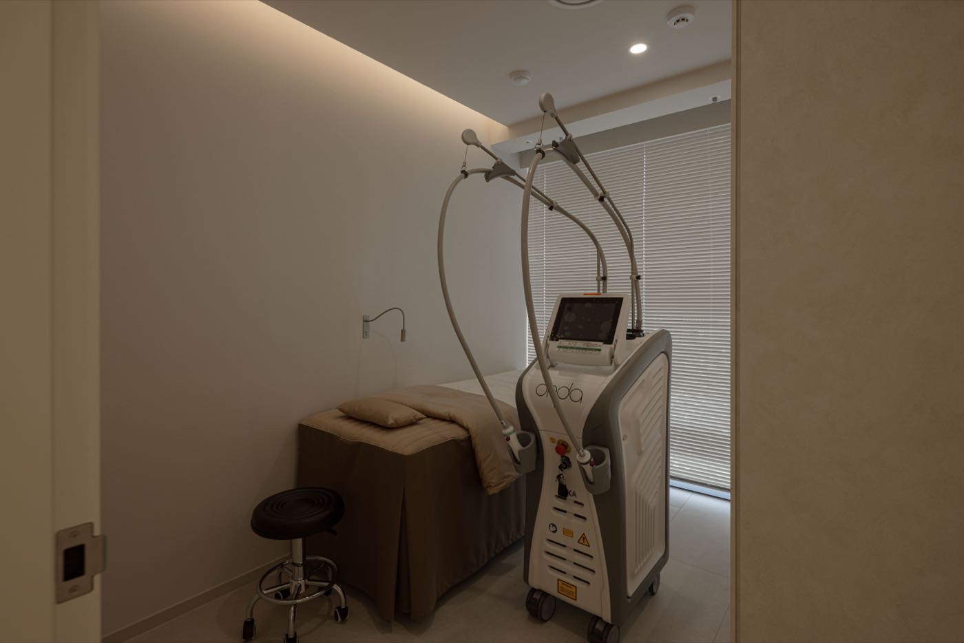 BEAUTYZ CLINIC myeongdong interior — korea skin care clinic, seoul dermatology (10/11)
